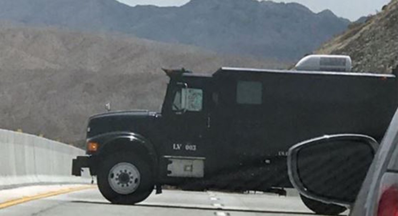 Λήξη συναγερμού στην γέφυρα Χούβερ Νταμ – Παραδόθηκε στην αστυνομία ο δράστης – Το μήνυμά του για τον Πρόεδρο Τραμπ – ΦΩΤΟ