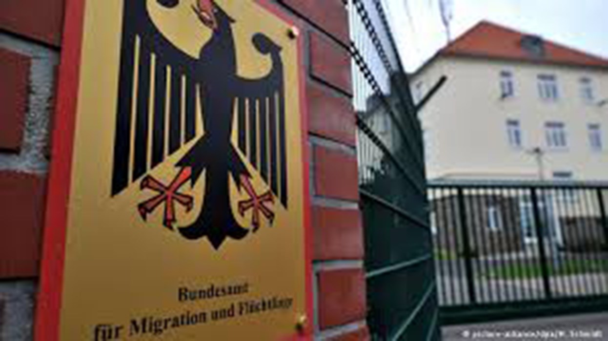 Παρελθόν από την ομοσπονδιακή υπηρεσία μετανάστευσης της Γερμανίας η Γιούτα Κορτ – Πουλούσε άσυλο σε αιτούντες