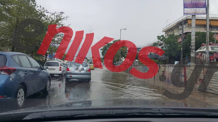 Ποτάμια οι δρόμοι στον Χολαργό – ΦΩΤΟ Αναγνώστη