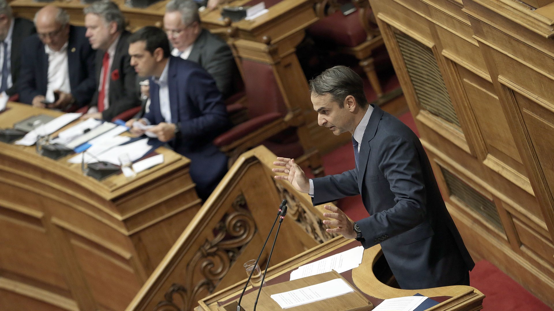 Μητσοτάκης προς Τσίπρα: Είναι αγενές να κοιτάτε συνέχεια το κινητό σας την ώρα που μιλάω – ΒΙΝΤΕΟ