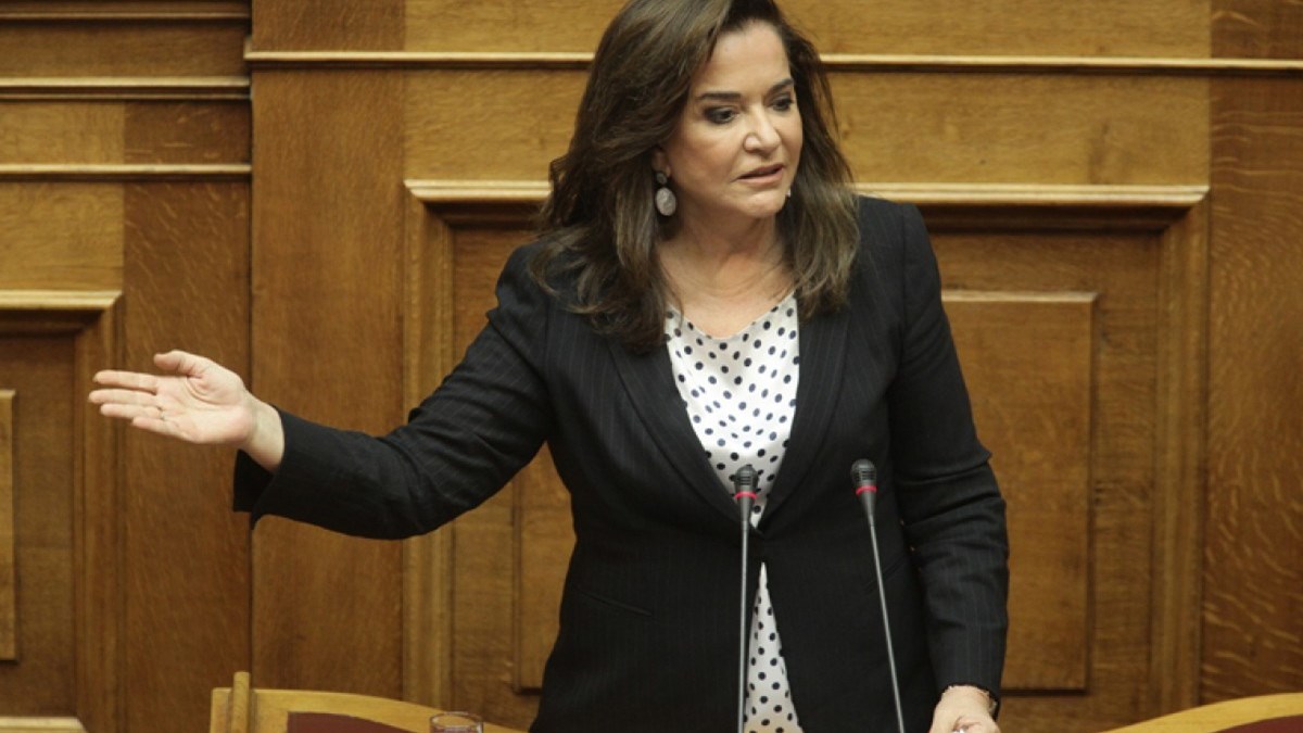 Μπακογιάννη κατά Κοτζιά για τη δημοσιοποίηση των εγγράφων του ΥΠΕΞ