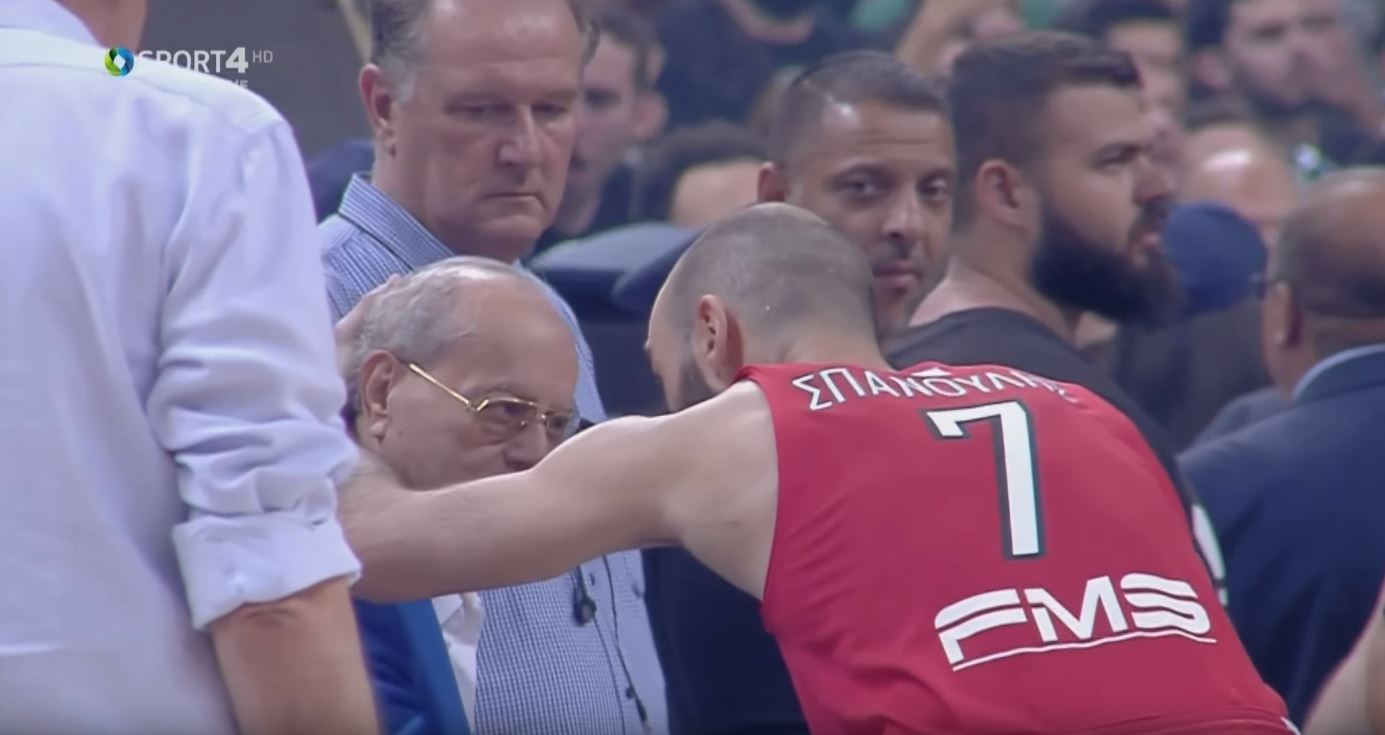 Η αγκαλιά του Σπανούλη με τον Θανάση Γιαννακόπουλο – ΒΙΝΤΕΟ