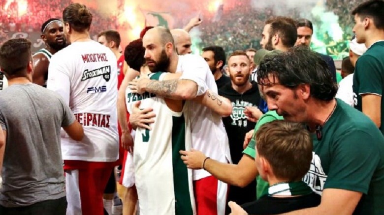 Τρομερή ατάκα οπαδού σε Σπανούλη: «Σε βρίζουμε, αλλά σε αγαπάμε»! – BINTEO