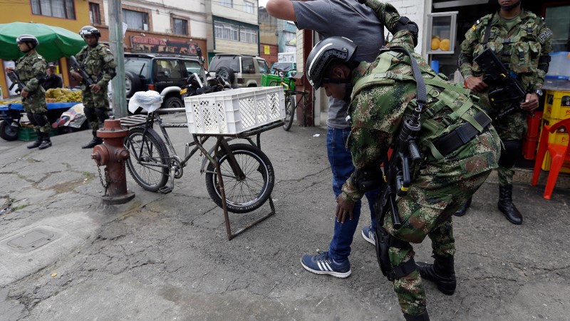 Κολομβία: Ο Ιβάν Ντούκε εξαγγέλλει ότι θα κάνει «διορθώσεις» στη συμφωνία ειρήνης με την πρώην οργάνωση ανταρτών FARC