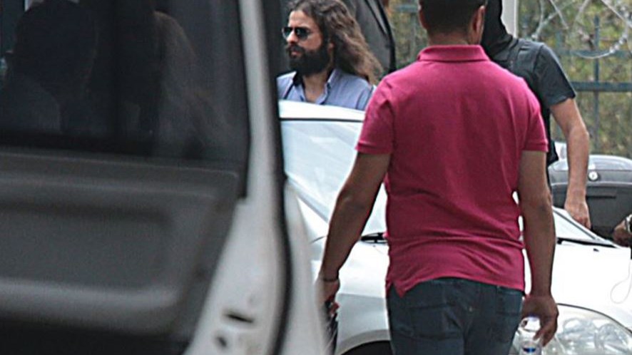 Κρατούμενος μέχρι την απολογία του ο Μπαρμπαρούσης – “Ήταν μια ατυχής επιλογή εκφράσεων” λέει ο συνήγορός του