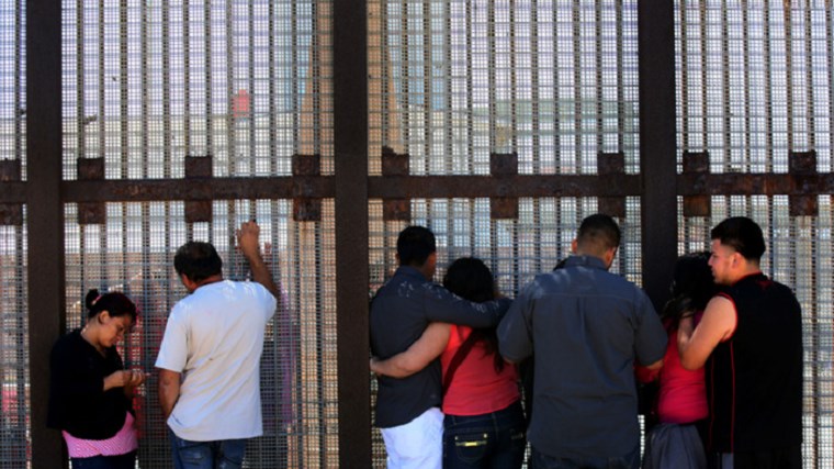 Η απάνθρωπη πολιτική Τραμπ: Συγκλονίζουν οι κραυγές των παιδιών που χωρίζονται από τους γονείς τους στα σύνορα των ΗΠΑ – ΒΙΝΤΕΟ