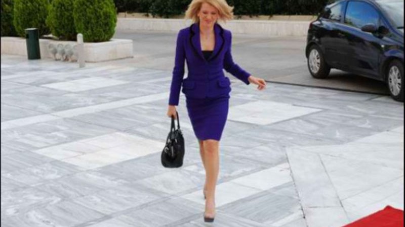 Η Τζάκρη για τις αποδοκιμασίες στα Γιαννιτσά: Η ΝΔ έχει καταστεί πολιτικός όμηρος της ακροδεξιάς – Συμπράττει με τη Χρυσή Αυγή