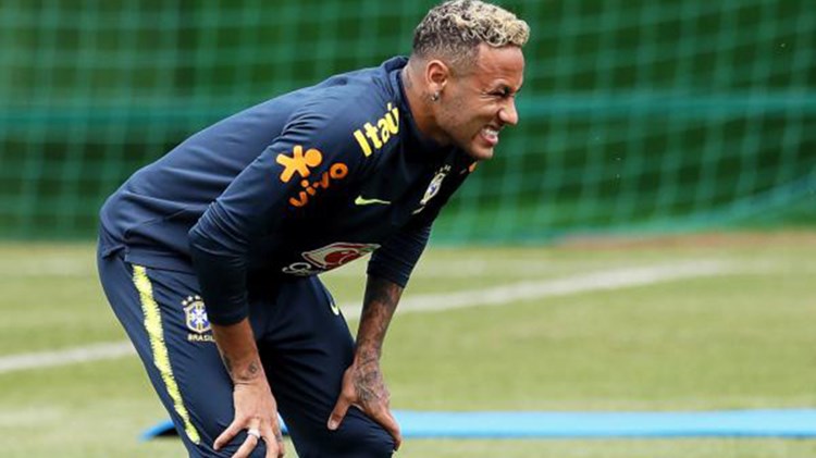 Συναγερμός στη Βραζιλία – Αποχώρησε από την προπόνηση ο Νεϊμάρ – ΒΙΝΤΕΟ