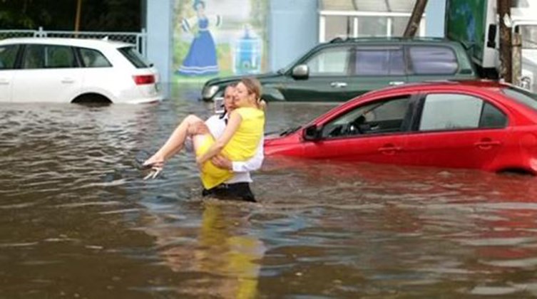 Βούλιαξε η πόλη που θα φιλοξενήσει την Πέμπτη το ματς Κροατία – Αργεντινή – BINTEO