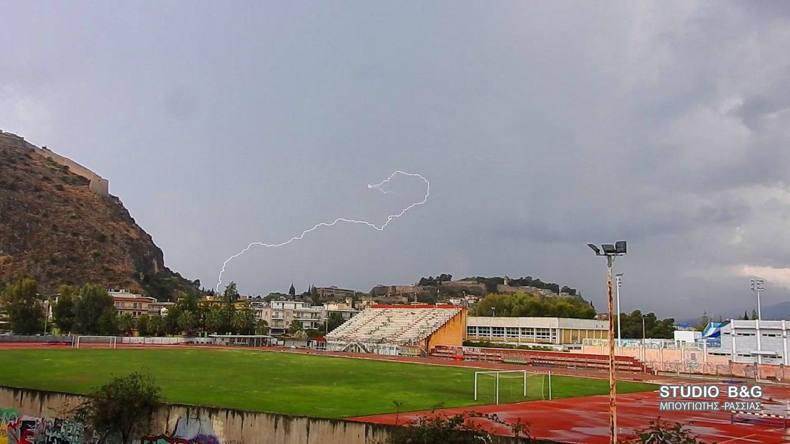 Εντυπωσιακοί κεραυνοί στο Ναύπλιο – ΒΙΝΤΕΟ -ΦΩΤΟ