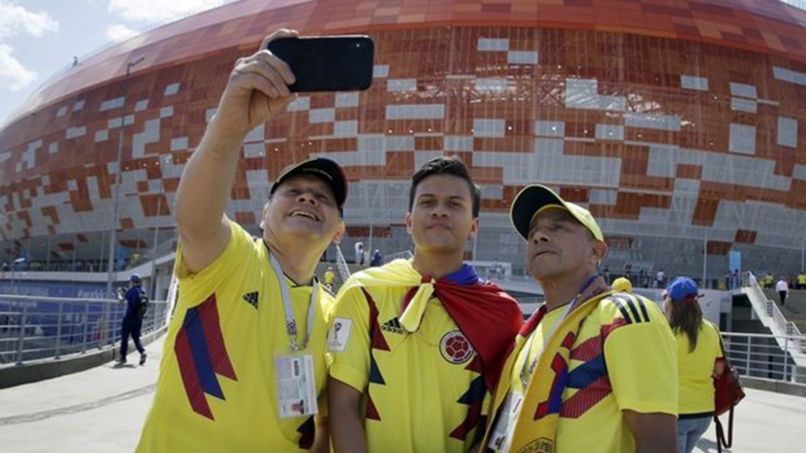 Δεν φαντάζεστε πως πέρασαν αλκοόλ στο γήπεδο Κολομβιανοί φίλαθλοι- ΒΙΝΤΕΟ