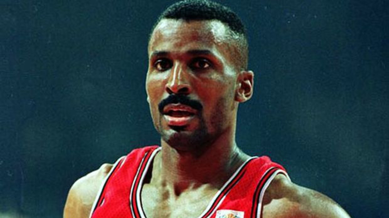 Ο Έντι Τζόνσον αποκαλύπτει την εκθαμβωτική του κόρη – ΦΩΤΟ