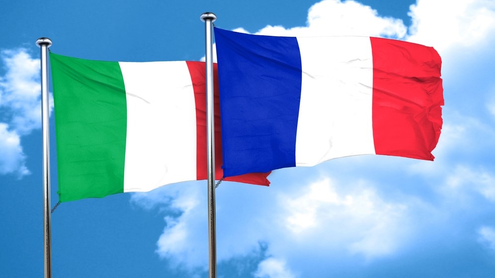 Σκληρή κόντρα Ιταλίας – Γαλλίας με φόντο το προσφυγικό