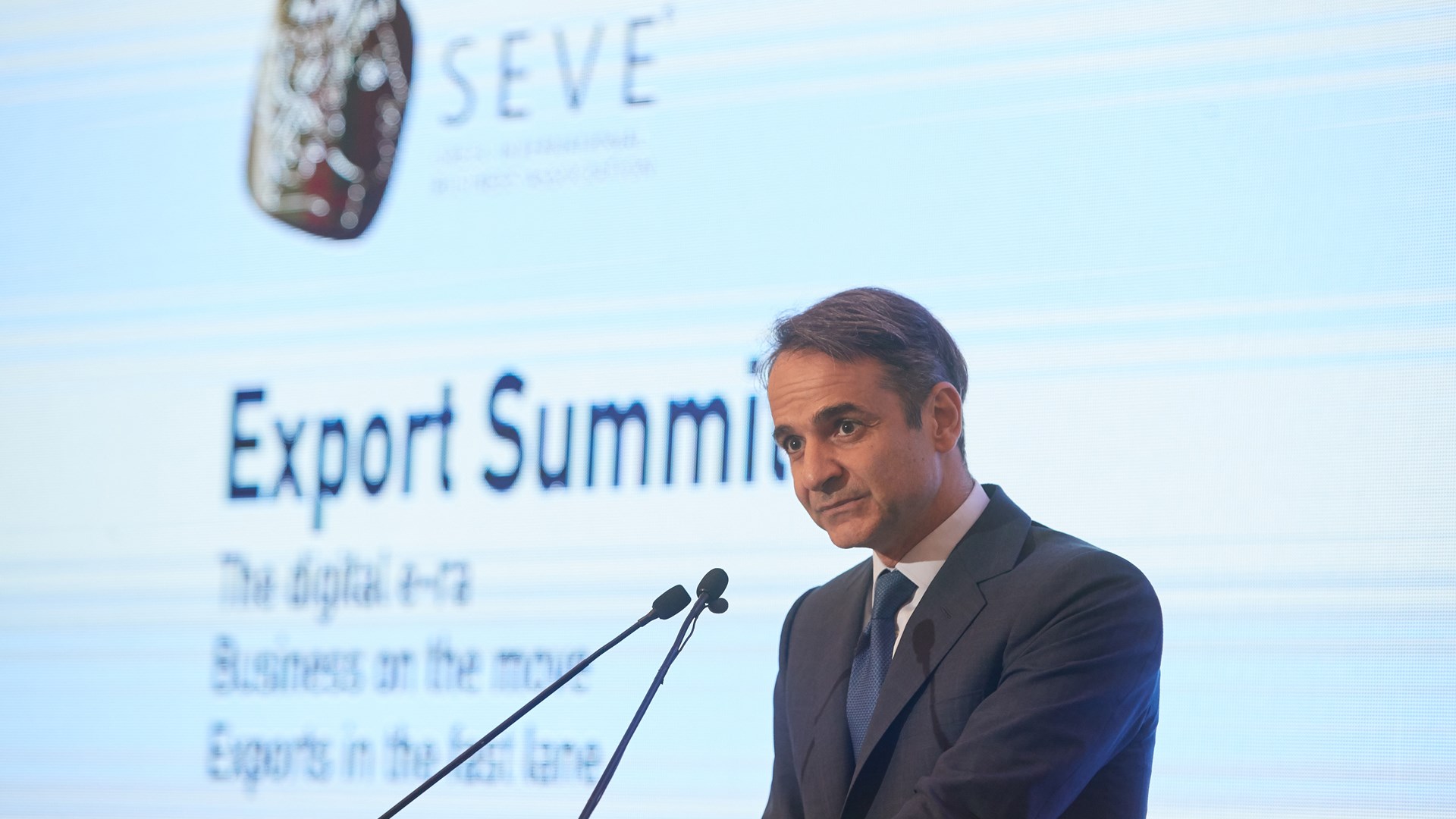 Μητσοτάκης στο συνέδριο του ΣΕΒΕ: Λέω τα ίδια εντός και εκτός Ελλάδος – Κακή η συμφωνία με τα Σκόπια – ΦΩΤΟ