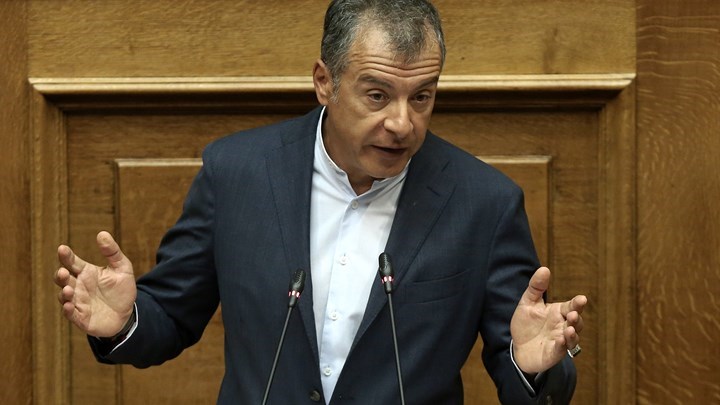 Θεοδωράκης: Kατώτερη των θυσιών και των προσδοκιών η συμφωνία του Eurogroup