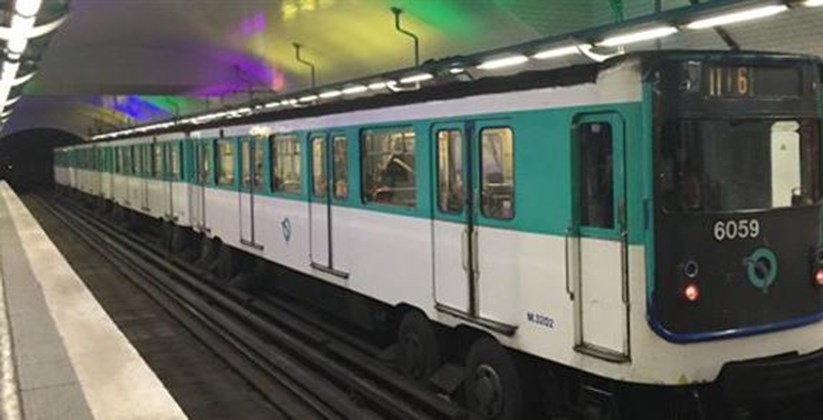 Μωρό γεννήθηκε μέσα σε τρένο – Δείτε το δώρο που κέρδισε και το οποίο θα απολαμβάνει έως τα 25 του χρόνια – ΦΩΤΟ