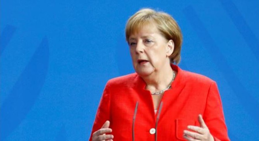 Η Μέρκελ δεν περιμένει ευρωπαϊκή λύση για το προσφυγικό