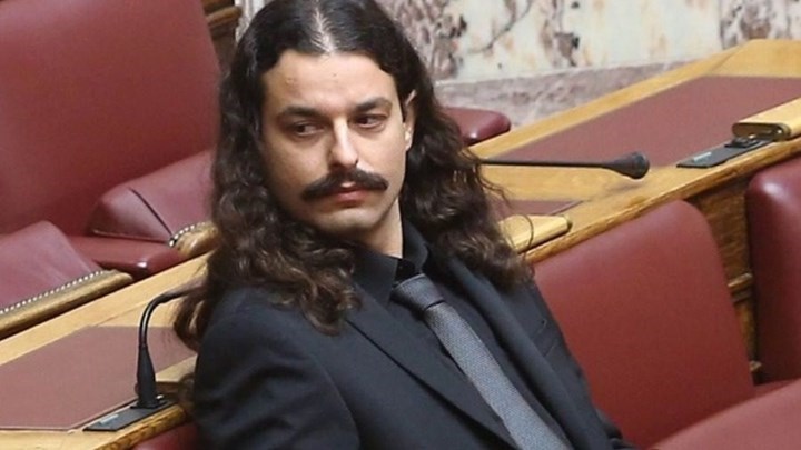 Γιατί διατάχθηκε ΕΔΕ για τον αστυνομικό του Μπαρμπαρούση – ΒΙΝΤΕΟ