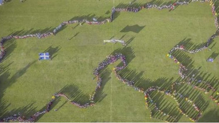 Χορευτές σχημάτισαν με τα σώματά τους την Μακεδονία – ΒΙΝΤΕΟ