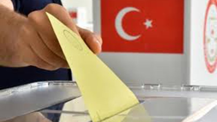 Έκλεισαν οι κάλπες στην Τουρκία – Εν αναμονή των αποτελεσμάτων