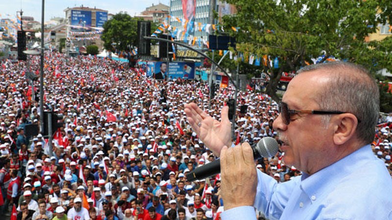Θριαμβευτής από τον πρώτο γύρο των τουρκικών εκλογών ο Ερντογάν – Ενισχυμένος ο Ιντζέ – ΒΙΝΤΕΟ