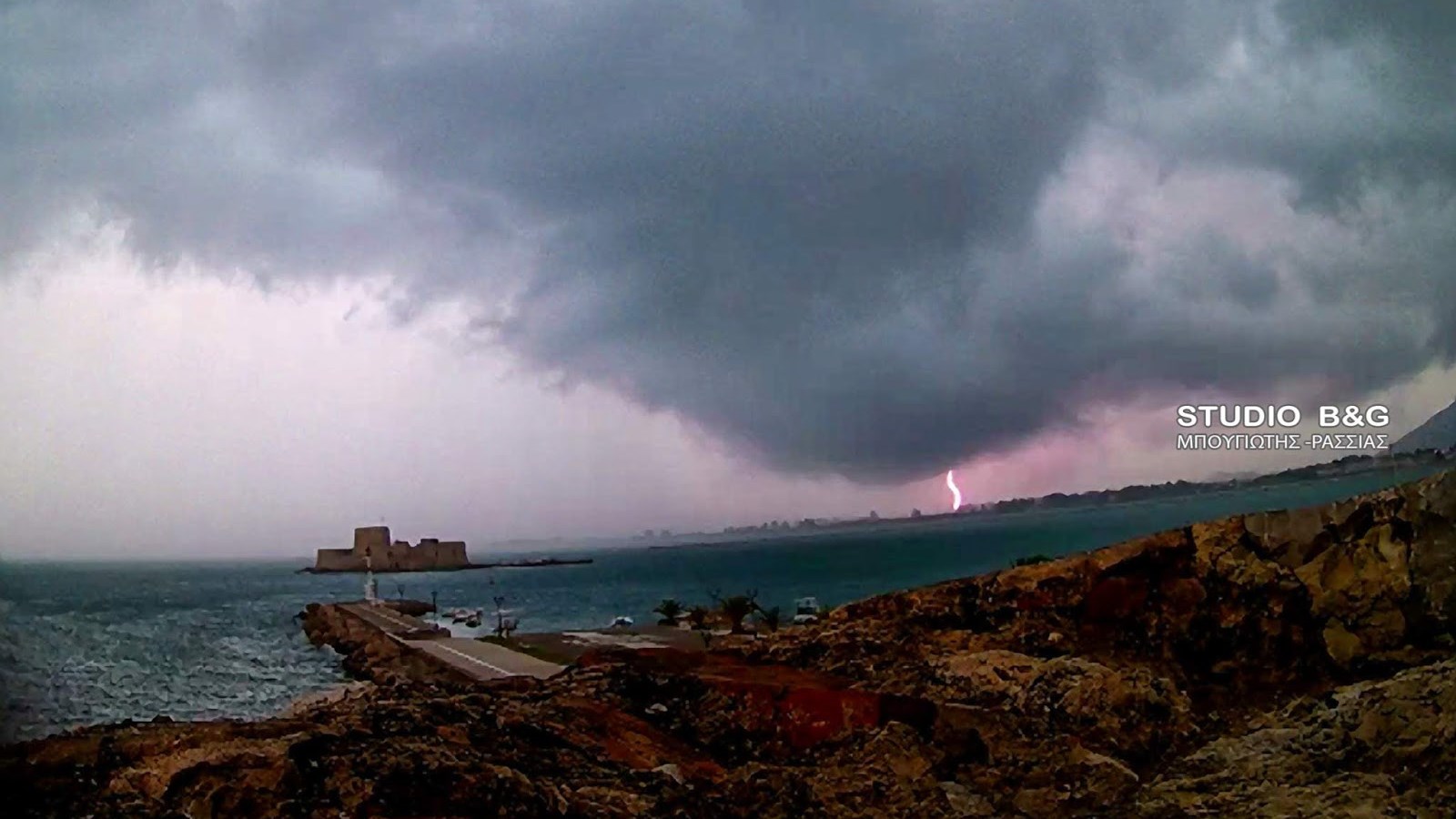Σφοδρή καταιγίδα στο Ναύπλιο – ΦΩΤΟ – ΒΙΝΤΕΟ