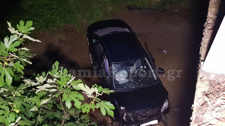 Οδηγός έχασε τον έλεγχο και έπεσε σε ρέμα από ύψος δέκα μέτρων – ΦΩΤΟ