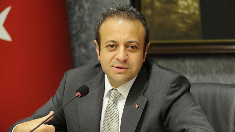 Συνεργάτης του Ερντογάν: Δεν μπορούμε να καταλάβουμε πώς προστατεύετε τους πραξικοπηματίες – ΒΙΝΤΕΟ