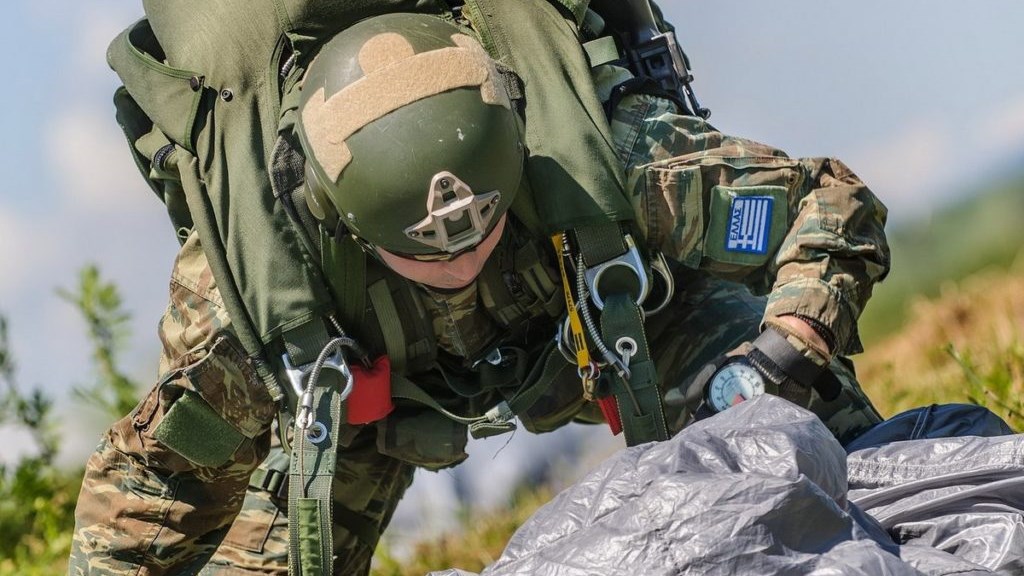 Τι είπε ο αλεξιπτωτιστής στους γονείς του πριν πάει στην 1η ΜΑΛ και πυροβολήσει