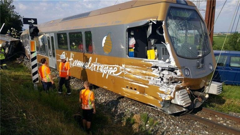 Εκτροχιάστηκε τρένο στην Αυστρία- Επιχείρηση για τον απεγκλωβισμό των επιβατών