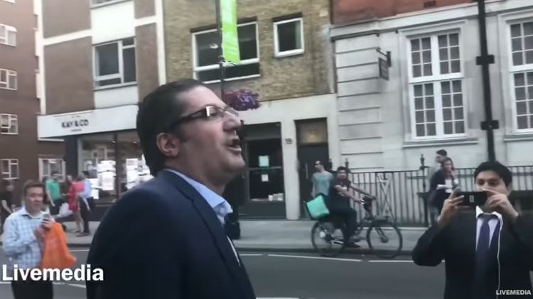 Τι λέει ο Έλληνας που αποδοκίμασε τον Αλέξη Τσίπρα στο Λονδίνο – ΒΙΝΤΕΟ