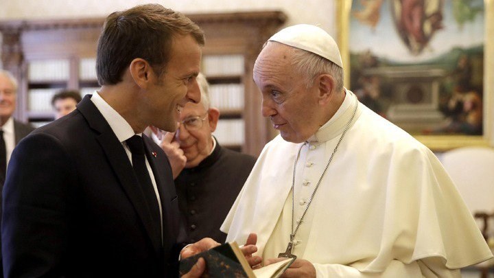 Με τον πάπα Φραγκίσκο συναντήθηκε ο Πρόεδρος της Γαλλίας