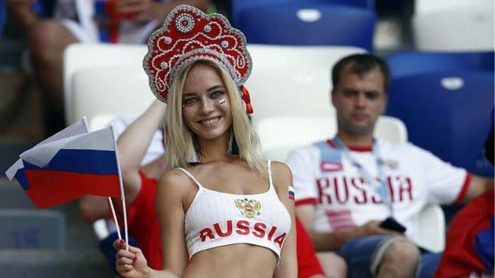 Η πιο «καυτή» οπαδός της Ρωσίας στο Μουντιάλ ξαναχτύπησε – ΦΩΤΟ