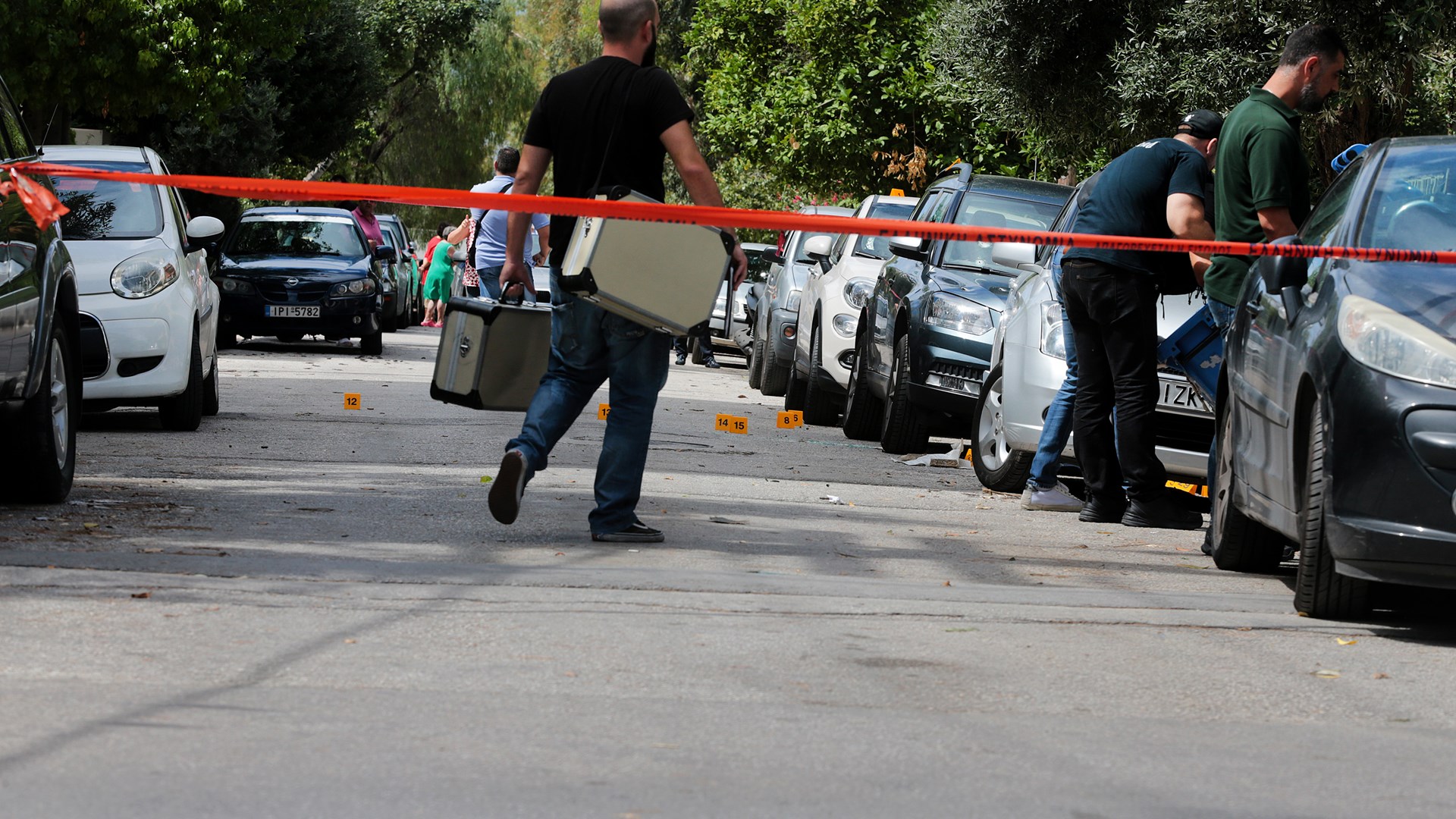 Η εν ψυχρώ εκτέλεση στο Παλαιό Φάληρο, τα συμβόλαια θανάτου και ο πόλεμος των “νονών” της νύχτας που συνεχίζεται