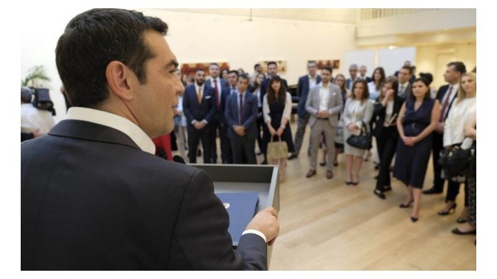 Τσίπρας: Οι φωτεινότερες μέρες είναι μπροστά μας – Η Ελλάδα είναι έτοιμη να σταθεί ξανά στα πόδια της