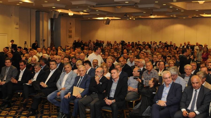 Υιοθετήθηκε το ψήφισμα με το οποίο οι Περιφέρειες, οι ΠΕΔ και φορείς της Κεντρικής, Δυτικής και Ανατολικής Μακεδονίας και Θράκης ζητούν δημοψήφισμα