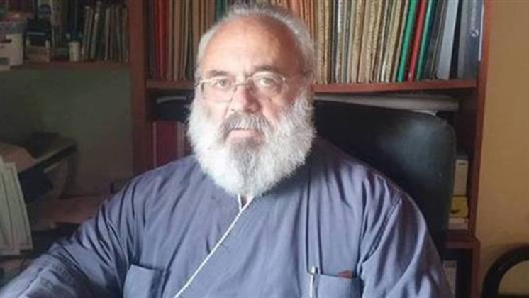 Ένας παπάς… πρόεδρος σε ομάδα ποδοσφαίρου – ΦΩΤΟ