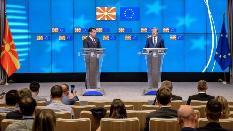 Ο Τουσκ αποκάλεσε Μακεδονία τα Σκόπια – Τι είπε ο Ζάεφ για τη «μακεδονική εθνική ταυτότητα» – ΒΙΝΤΕΟ