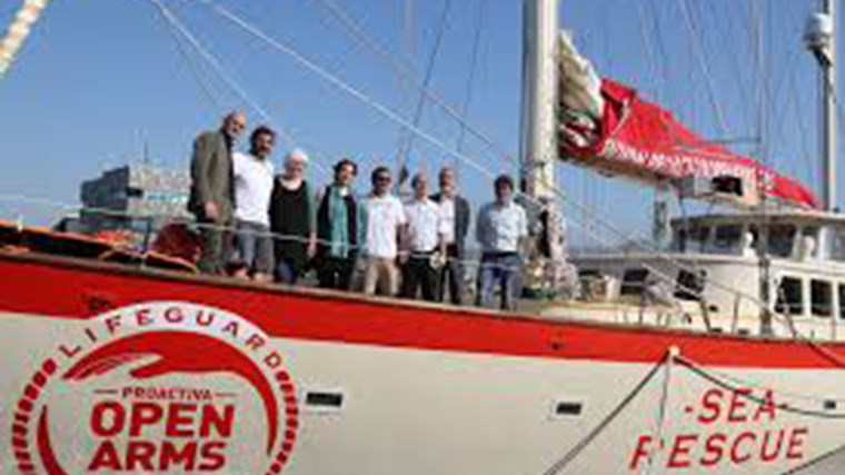 Σκληραίνει τη στάση της η Ιταλία απέναντι στις ΜΚΟ: Απαγορεύει την είσοδο σκάφους
