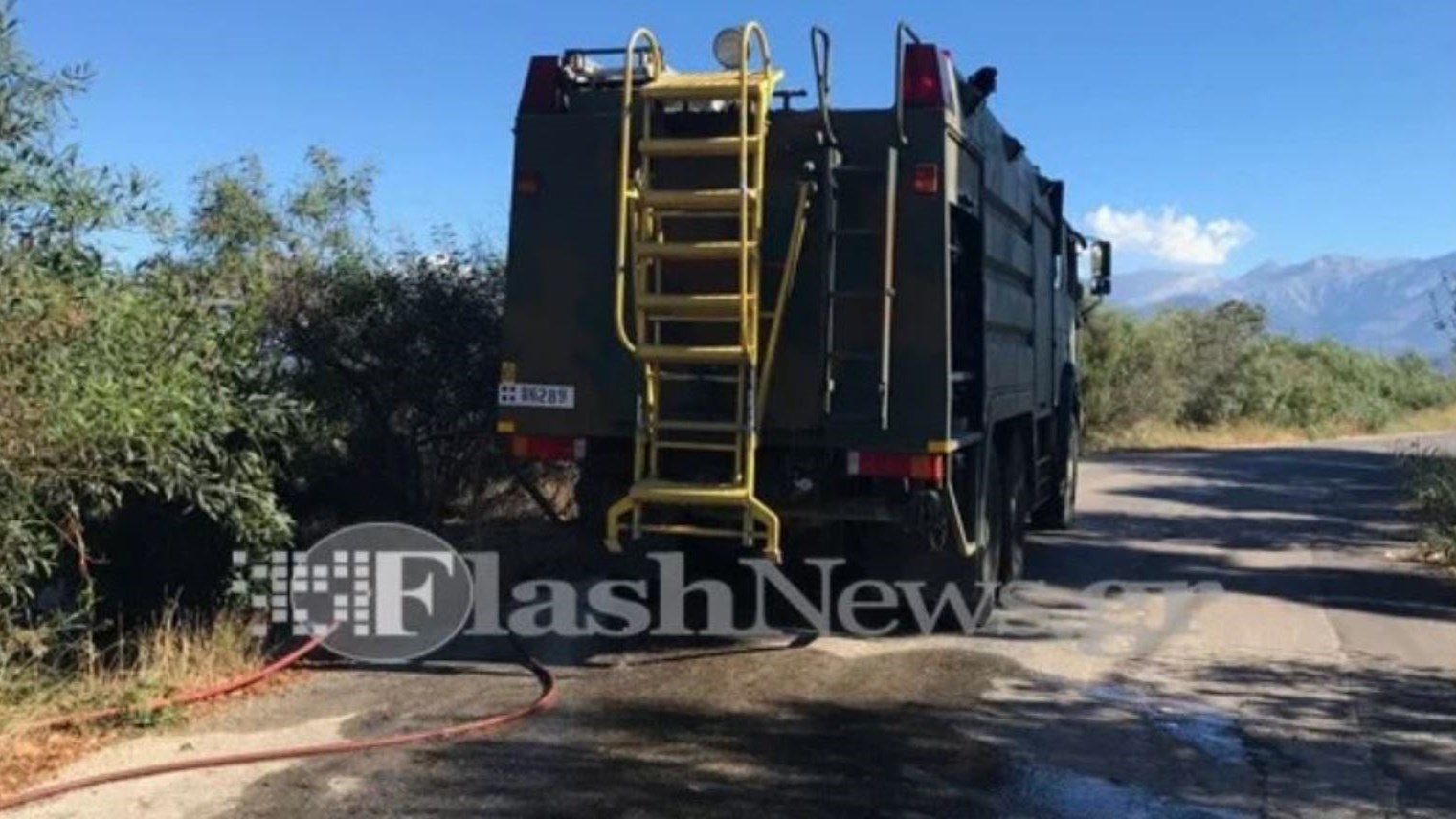 Φωτιά στο Ακρωτήρι Χανίων – Οι φλόγες έφτασαν στις αυλές των σπιτιών – ΦΩΤΟ