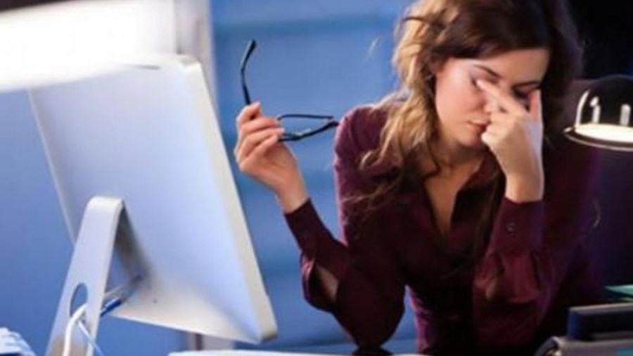 Έτσι θα προστατεύσετε τα μάτια σας από την οθόνη του ηλεκτρονικού υπολογιστή