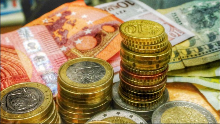 “Φούσκωσαν” οι νέοι απλήρωτοι φόροι τον Μάιο – Μειώθηκαν τα συνολικά ληξιπρόθεσμα χρέη