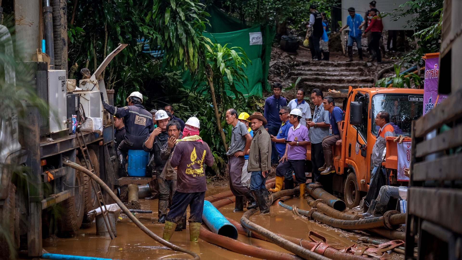 Τέλος στο θρίλερ – Ζωντανά βρέθηκαν τα 12 παιδιά και ο προπονητής τους που παγιδεύτηκαν σε σπηλιά – ΦΩΤΟ
