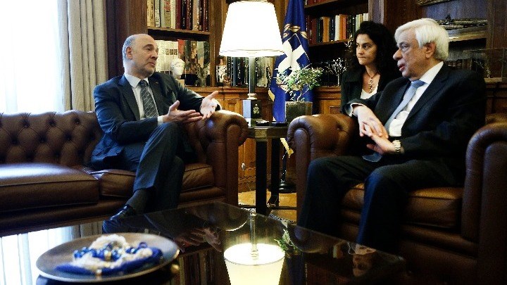 Παυλόπουλος σε Μοσκοβισί: Να μην επαναληφθούν λάθη που οδήγησαν σε οδυνηρές θυσίες τον ελληνικό λαό