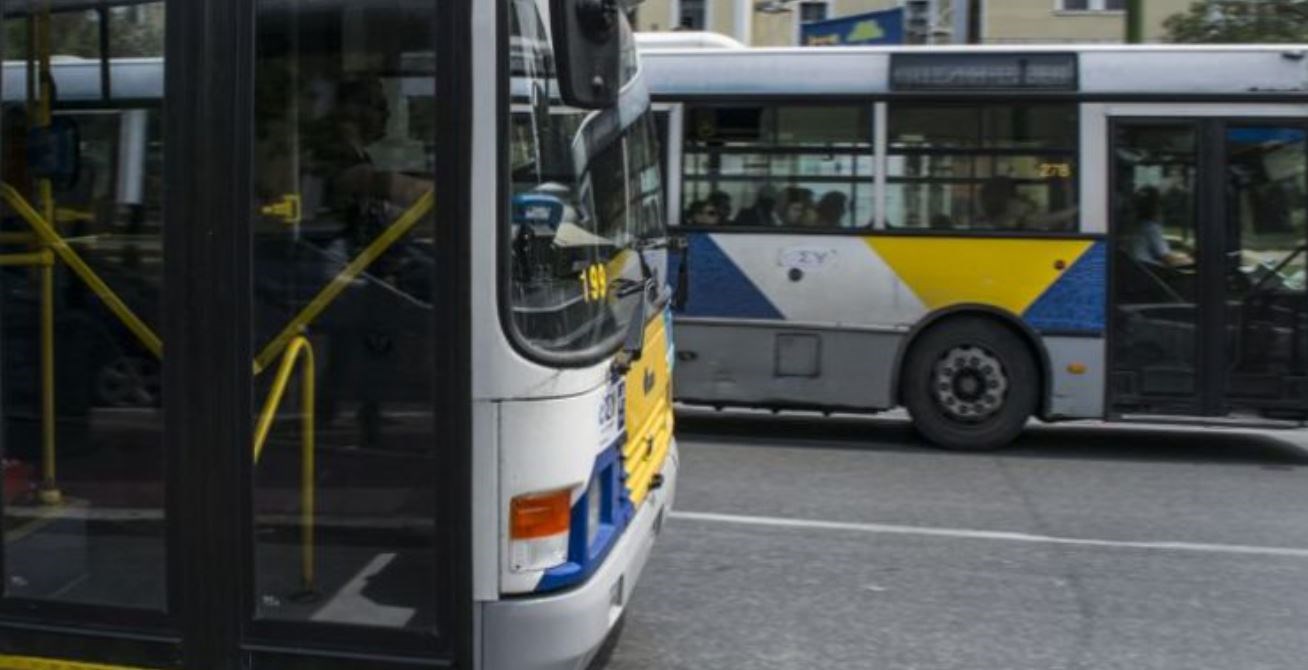 Γιατί κάποια λεωφορεία φτάνουν ταυτόχρονα στη στάση