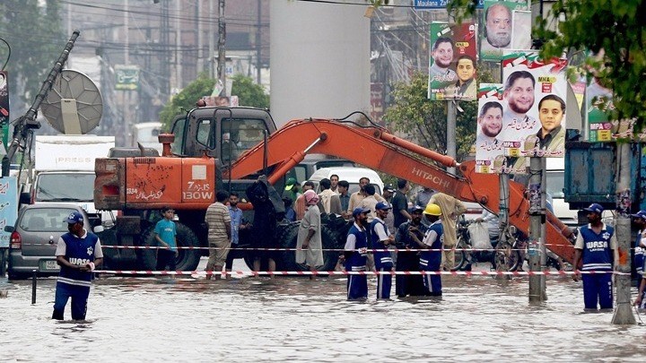 Οι χειρότερες βροχές των τελευταίων 38 ετών στο Πακιστάν – Σε έξι ανέρχεται ο αριθμός των θυμάτων της φονικής κακοκαιρίας