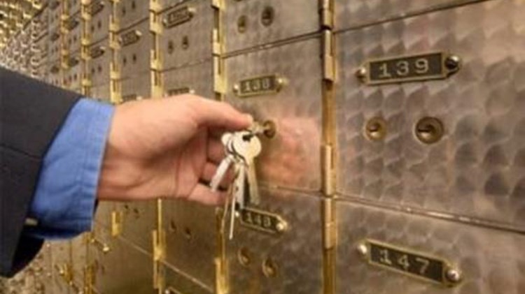 Ταμεία: “Ξεσκονίζουν” θυρίδες και… διαθήκες οφειλετών