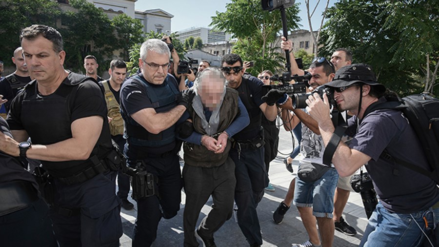 Ένταση στη δίκη για τη δολοφονία της Δώρας Ζέμπερη – Επιχείρησαν να λιντσάρουν τον κατηγορούμενο