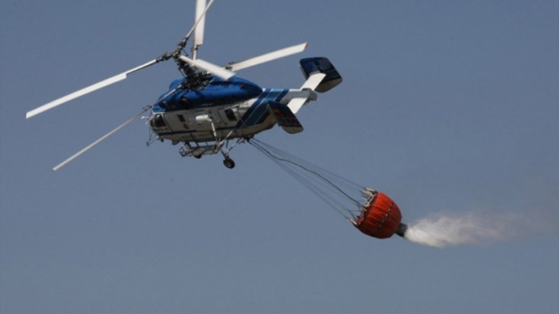 Στο πόδι τα Χανιά για τη μεγάλη φωτιά κοντά στην Κάνδανο – Εκκενώθηκε χωριό – “Σηκώθηκε” και δεύτερο ελικόπτερο