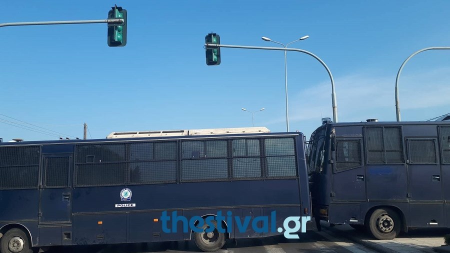 Διαδηλώσεις κατά της συμφωνίας των Πρεσπών στη Θεσσαλονίκη όπου βρίσκεται ο Τσίπρας – Κίνηση ματ…ο φραγμός των ΜΑΤ – ΦΩΤΟ – ΒΙΝΤΕΟ